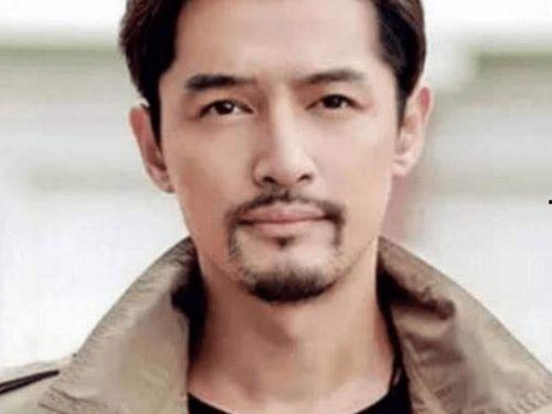 带胡须明星,揭秘那些须眉星光的独特风采